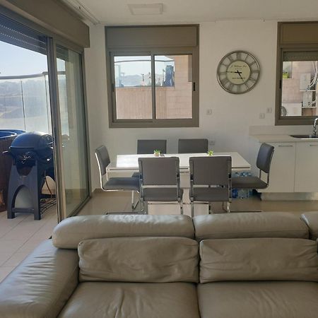 Top-Luxury Exclusive Аpt With Jacuzzi In Front Of The Sea Eilat Exterior photo