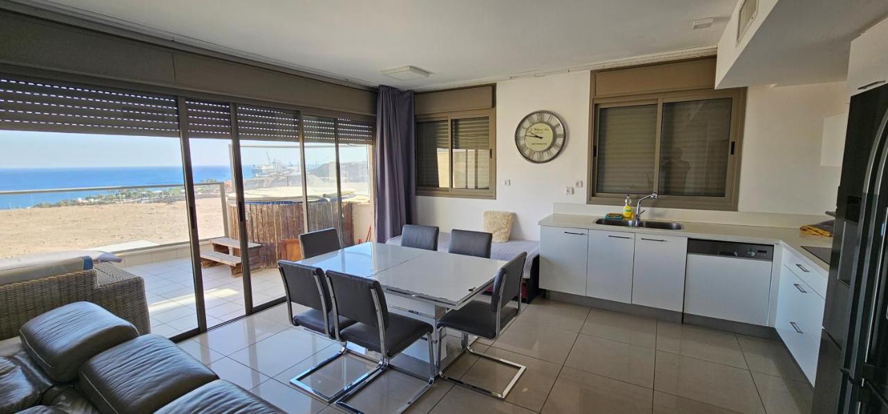 Top-Luxury Exclusive Аpt With Jacuzzi In Front Of The Sea Eilat Exterior photo