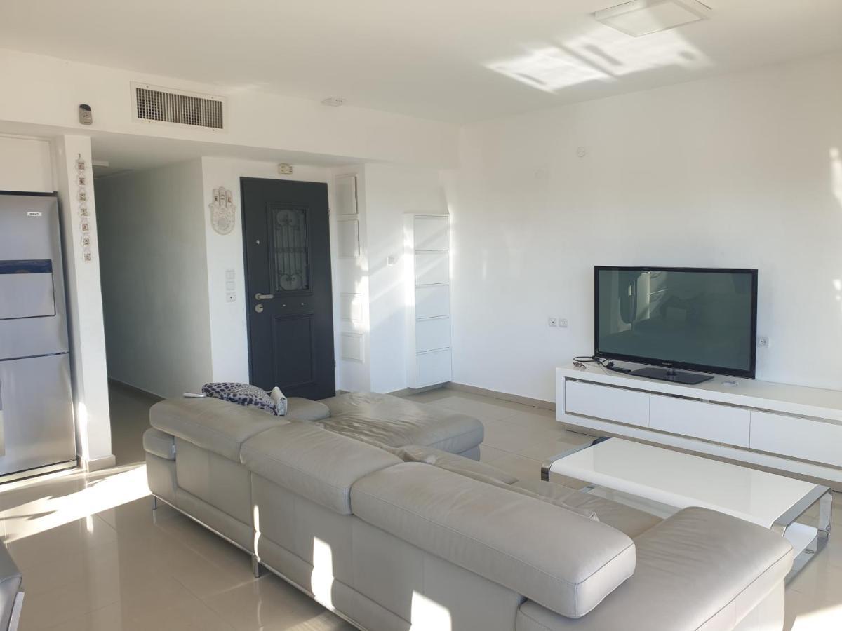 Top-Luxury Exclusive Аpt With Jacuzzi In Front Of The Sea Eilat Exterior photo