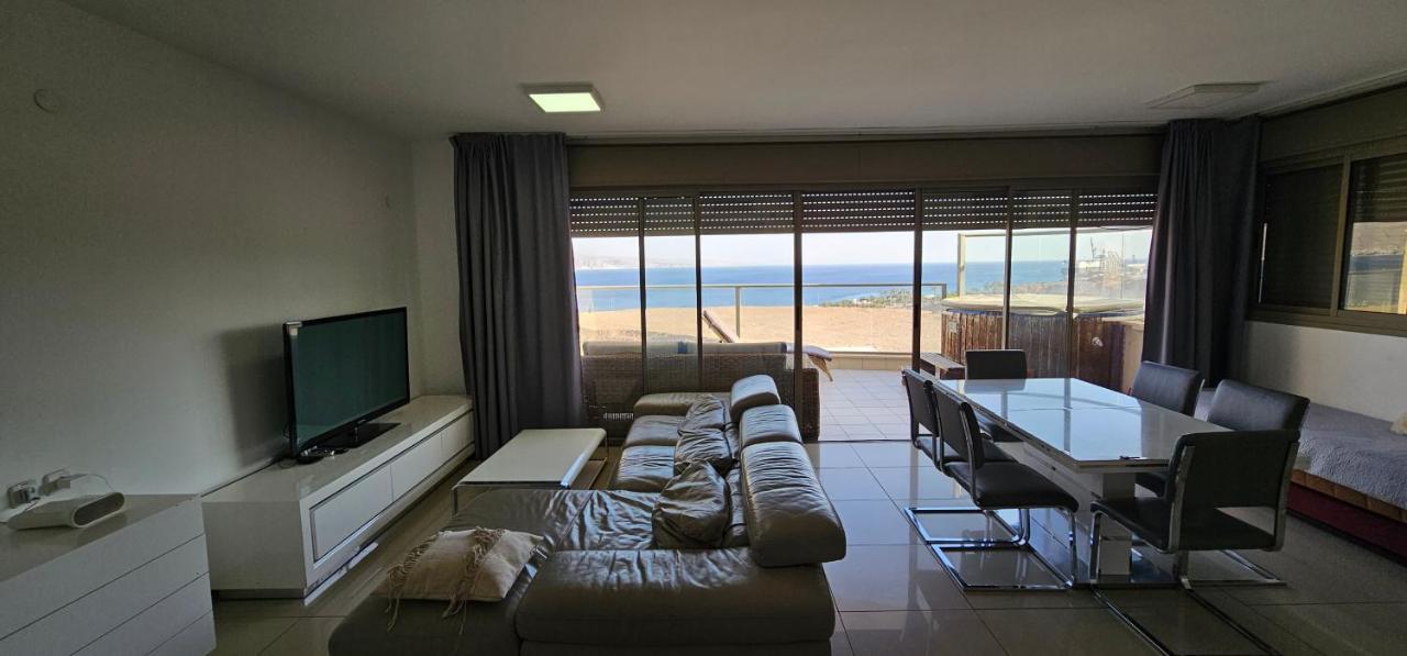 Top-Luxury Exclusive Аpt With Jacuzzi In Front Of The Sea Eilat Exterior photo